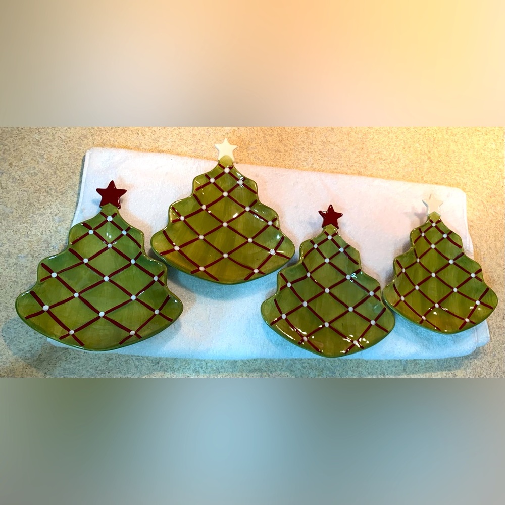 Christmas tree ceramic plates set of 4. Never used.
